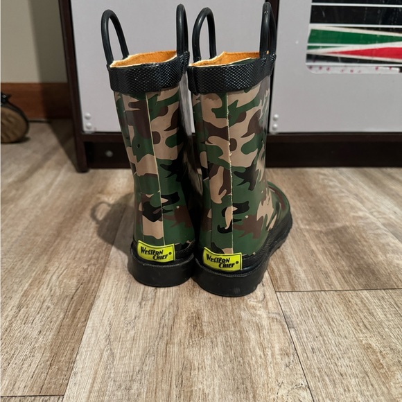 Western chief kids rain boots - Picture 2 of 4